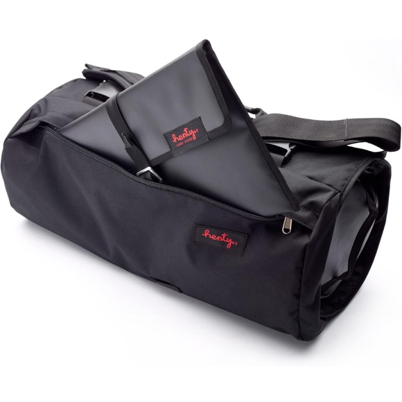Henty CoPilot Messenger: Convertible Garment Bag, Black. Like New Condition - Picture 12 of 12